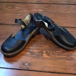 El Naturalista Black Slip On Clog Mules
